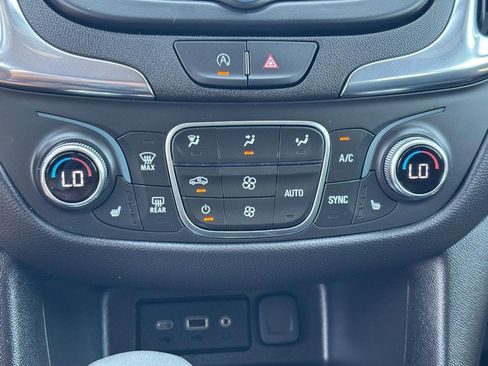 Used 2023 Chevrolet Equinox LT image 22