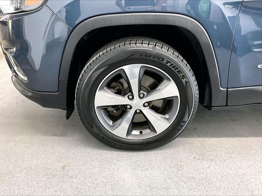 Used 2020 Jeep Cherokee Limited AWD/4WD image 7