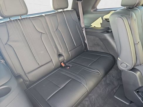 New 2026 Cadillac Vistiq Luxury w/ LPO, Floor Liner Package image 12