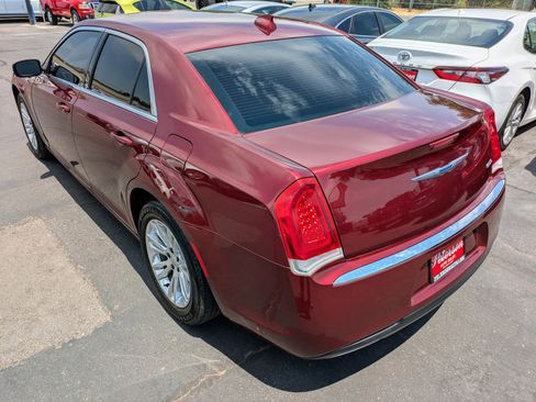 Used 2019 Chrysler 300 Touring L w/ Quick Order Package 22F image 6