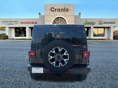 Used 2024 Jeep Wrangler Unlimited Sahara w/ Technology Group AWD/4WD image 4