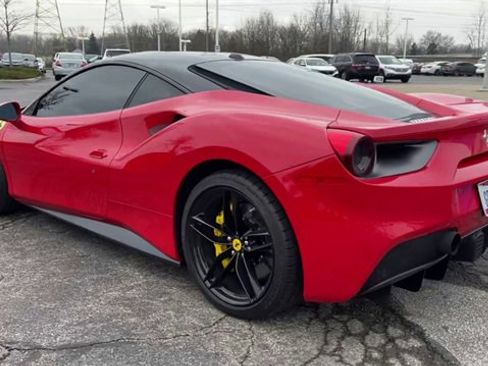 Used 2018 Ferrari 488 GTB image 6