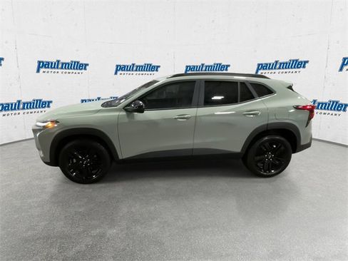 Used 2025 Chevrolet Trax ACTIV w/ Sunroof Package image 6