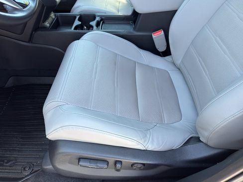 Used 2022 Honda CR-V EX-L image 12