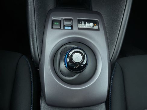 Certified 2025 Nissan Leaf S FWD image 20