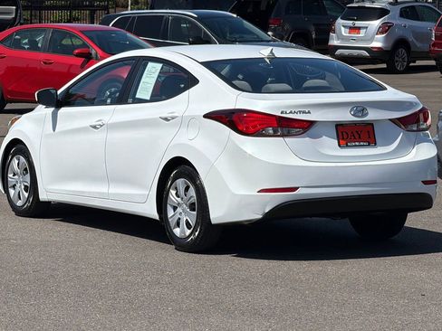 Used 2016 Hyundai Elantra SE FWD image 8