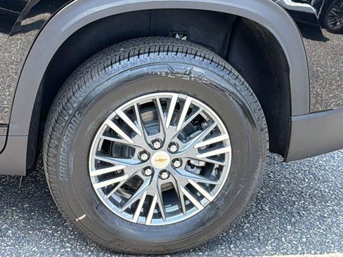 New 2026 Chevrolet Traverse LT w/ Driver Confidence Package AWD/4WD image 9