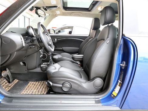 Used 2013 MINI Cooper S w/ Premium Pkg image 13