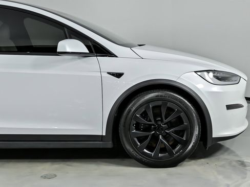 Used 2023 Tesla Model X Plaid image 14