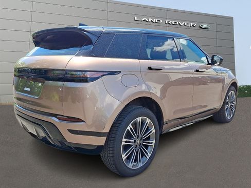 Used 2026 Land Rover Range Rover Evoque Dynamic SE AWD/4WD image 2