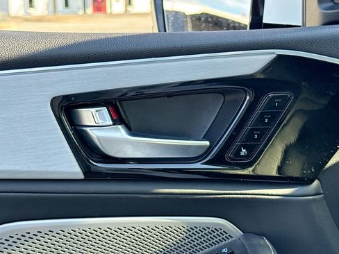 Used 2023 Acura MDX FWD w/ Technology Package image 17