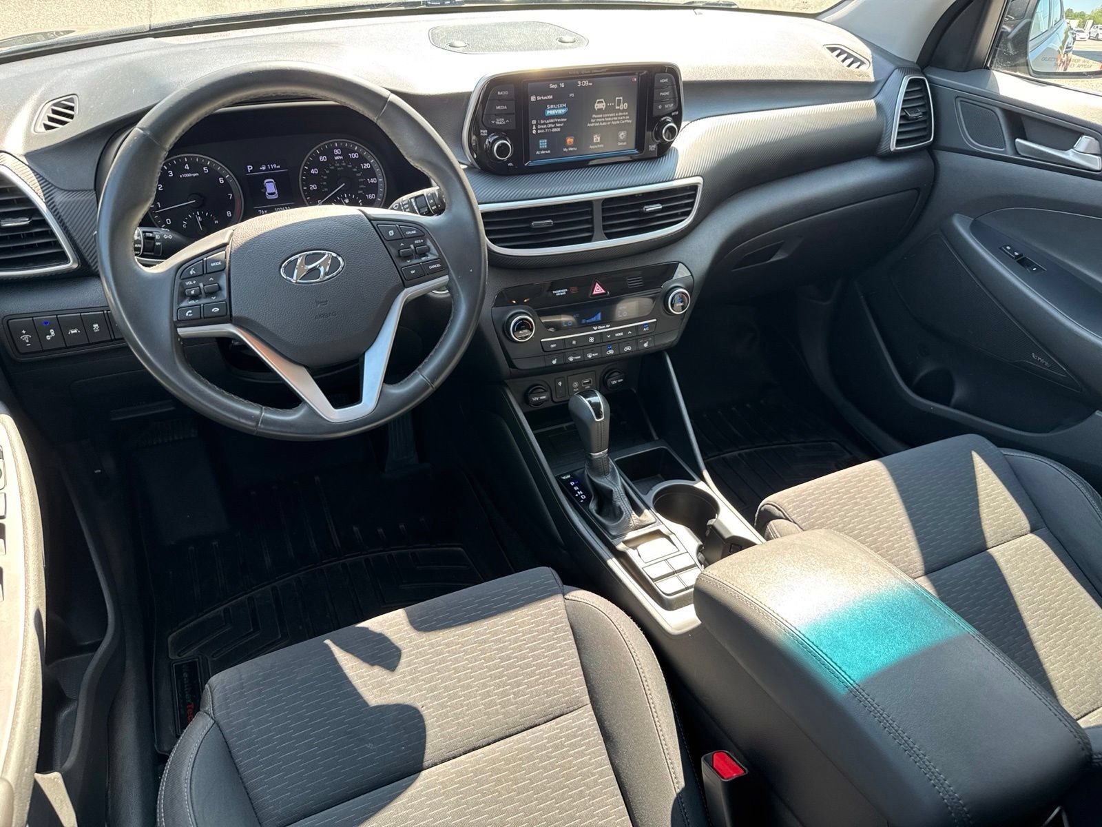 Used 2020 Hyundai Tucson Sport FWD image 16