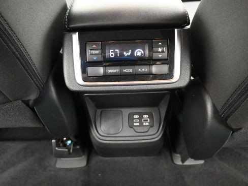 Used 2024 Subaru Ascent Premium w/ Convenience Package AWD/4WD image 16