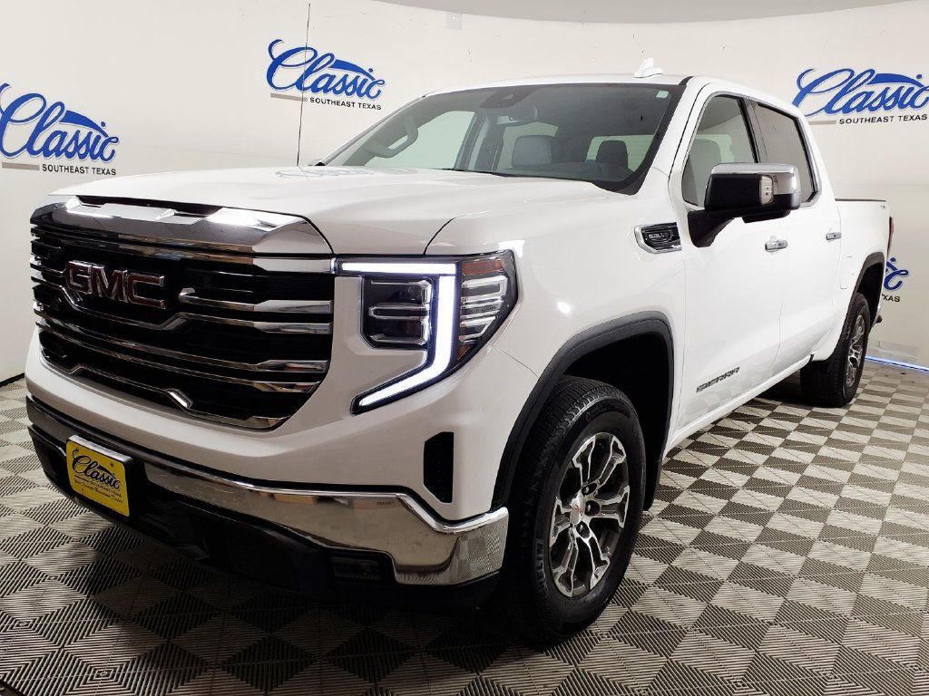 Used 2025 GMC Sierra 1500 SLT AWD/4WD image 3