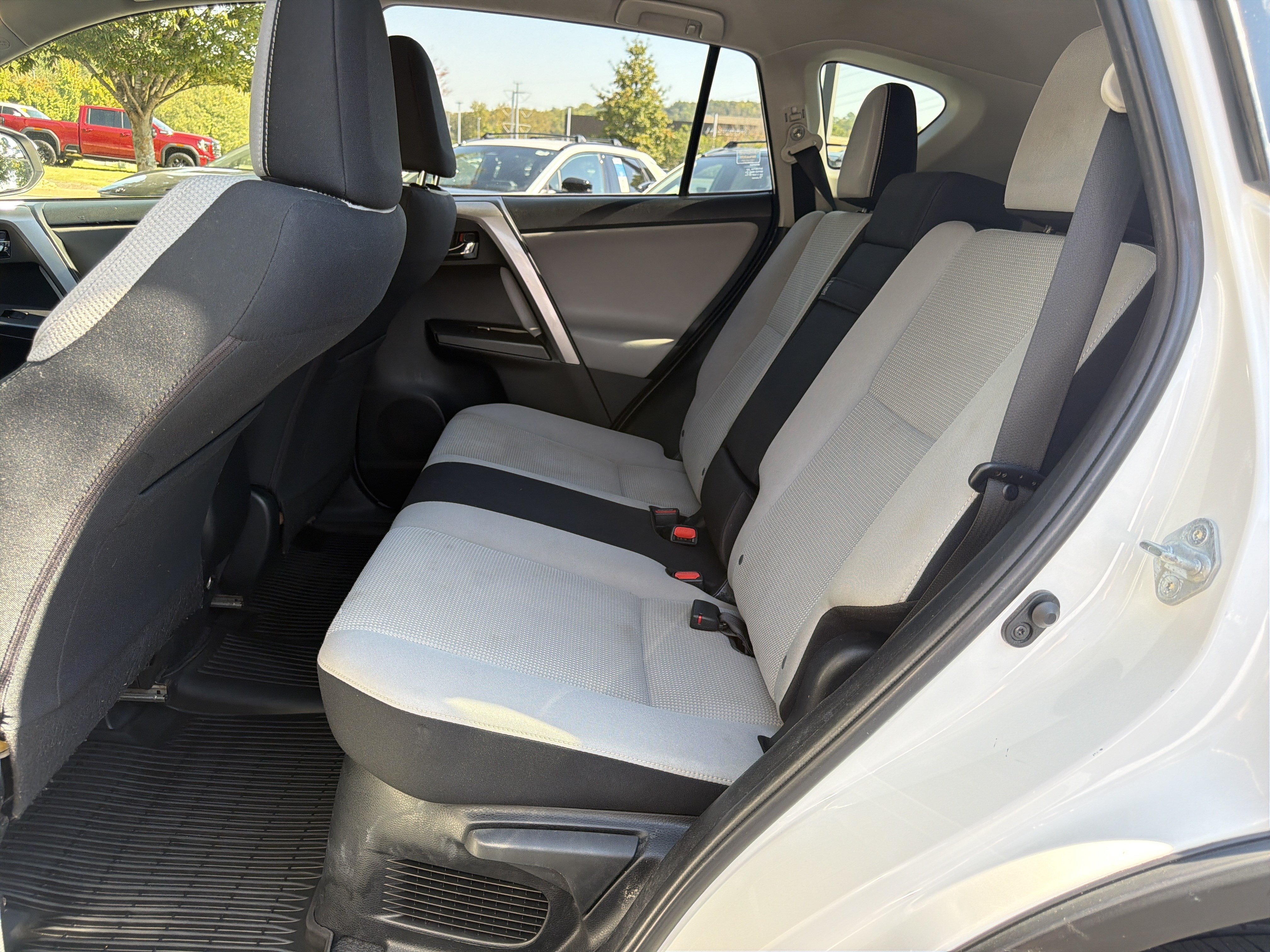 Used 2018 Toyota RAV4 XLE w/ Protection Package AWD/4WD image 20