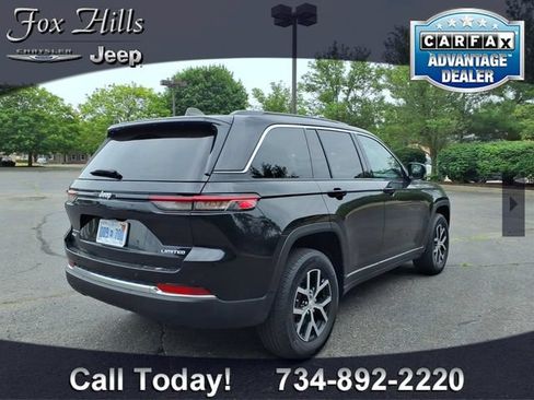 Used 2024 Jeep Grand Cherokee Limited AWD/4WD image 9