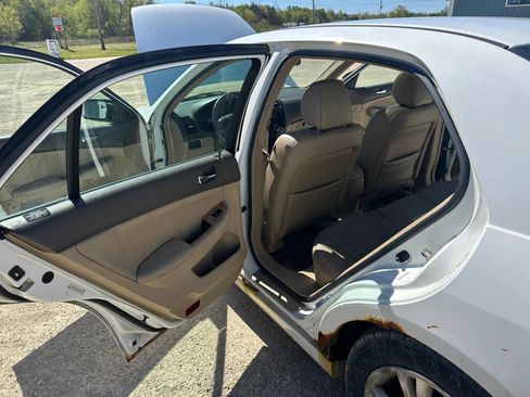 Used 2004 Honda Accord EX image 10