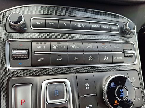 Certified 2023 Hyundai Santa Fe SEL w/ Premium Package AWD/4WD image 15
