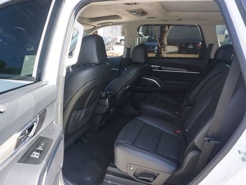 Used 2022 Kia Telluride SX w/ SX Prestige Package AWD/4WD image 15