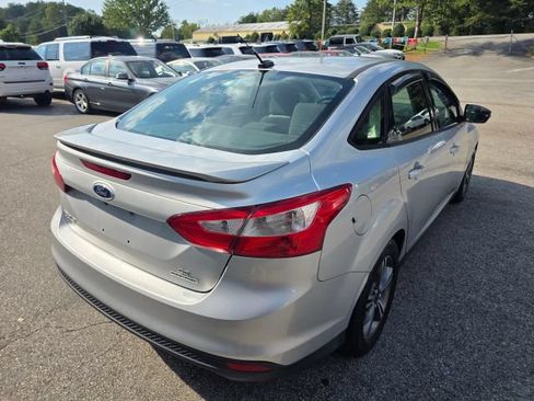 Used 2014 Ford Focus SE w/ SE Sport Package FWD image 5