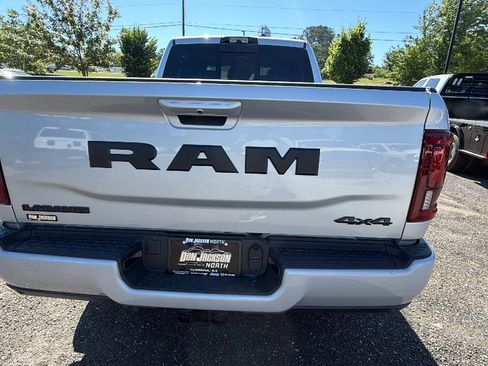 New 2026 RAM 2500 Laramie AWD/4WD image 9