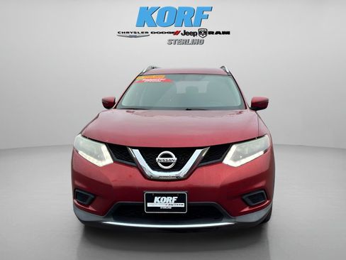 Used 2016 Nissan Rogue SV image 2