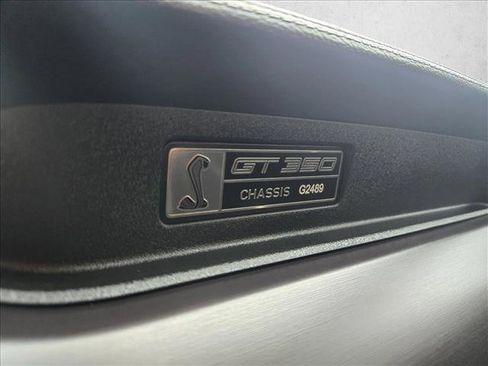 Used 2016 Ford Mustang Shelby GT350 w/ Track Package image 25