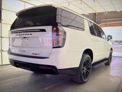 Used 2023 Chevrolet Suburban RST w/ Luxury Package image 4