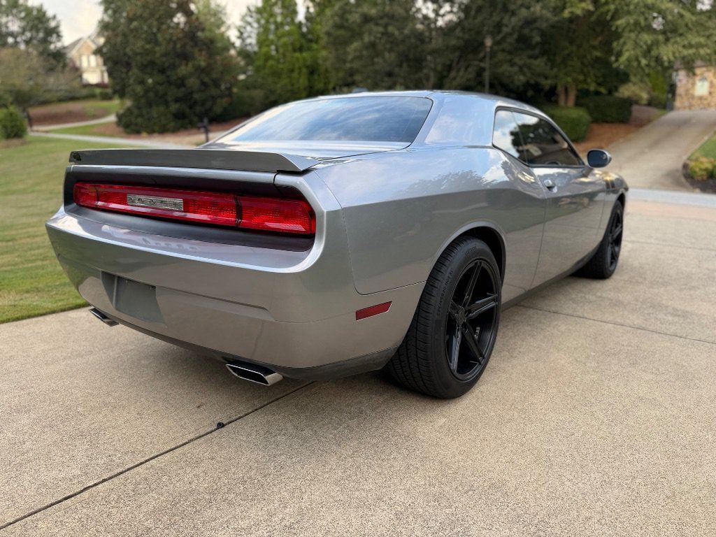 Used 2014 Dodge Challenger R/T RWD image 6