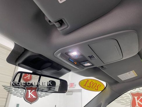 Used 2021 Ford F150 XLT w/ Equipment Group 302A High image 18