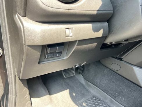 Used 2025 Chevrolet Colorado Trail Boss AWD/4WD image 28