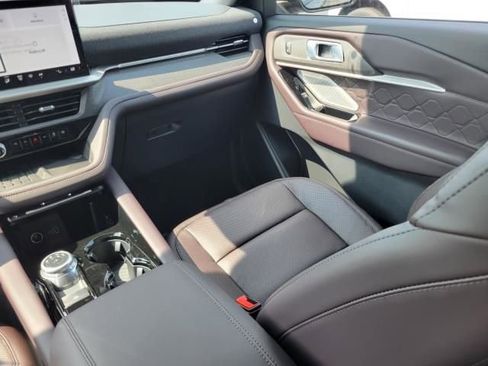 New 2025 Ford Explorer Platinum w/ LUX Leather Package image 19