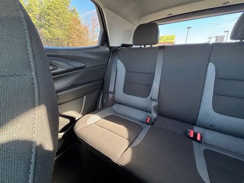 Used 2025 Chevrolet TrailBlazer LT image 39