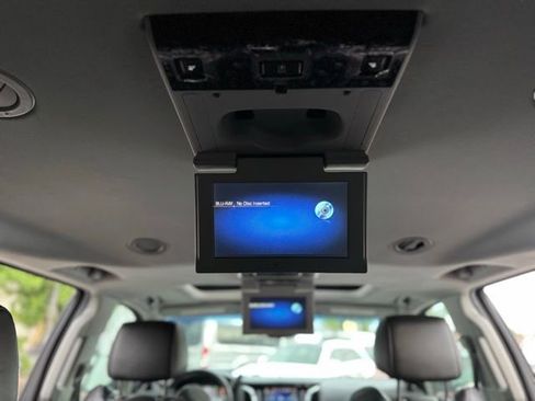 Used 2018 Cadillac Escalade ESV Luxury image 39