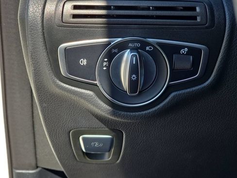 Used 2022 Mercedes-Benz GLC 300 image 28