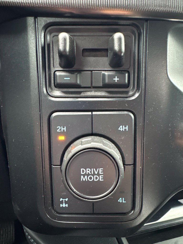 Used 2025 Ford F250 Platinum AWD/4WD image 25