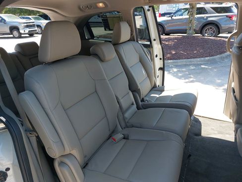 Used 2016 Honda Odyssey Touring Elite image 12