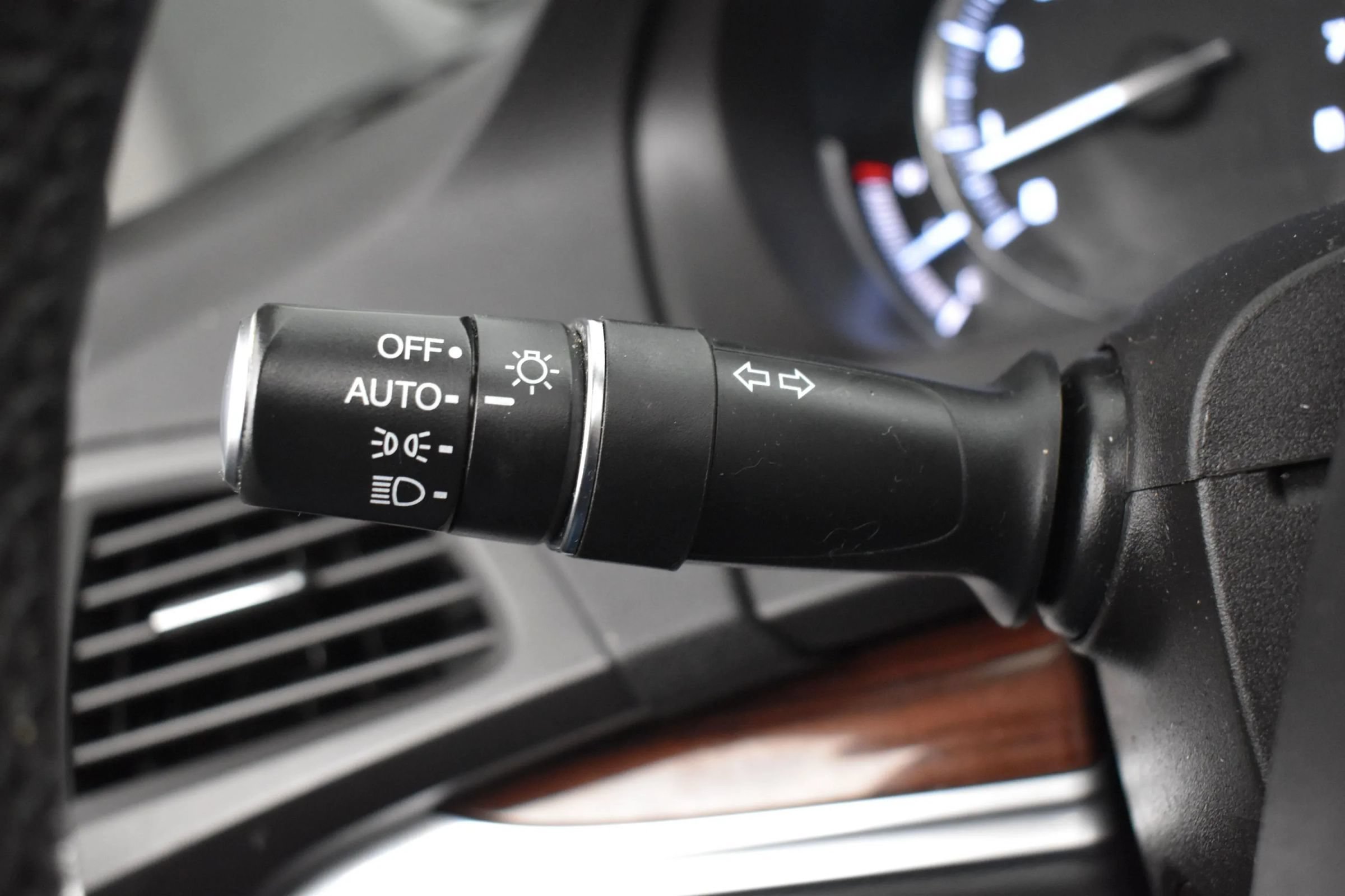 Used 2016 Acura MDX w/ Technology Package FWD image 26