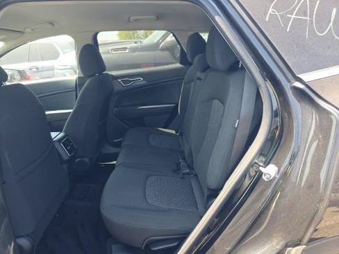 Used 2025 Kia Sportage LX FWD image 12