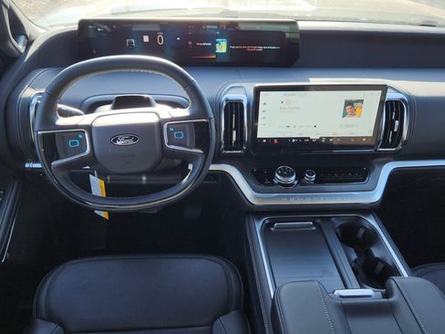 New 2025 Ford Expedition Platinum w/ Stealth Performance Package image 25