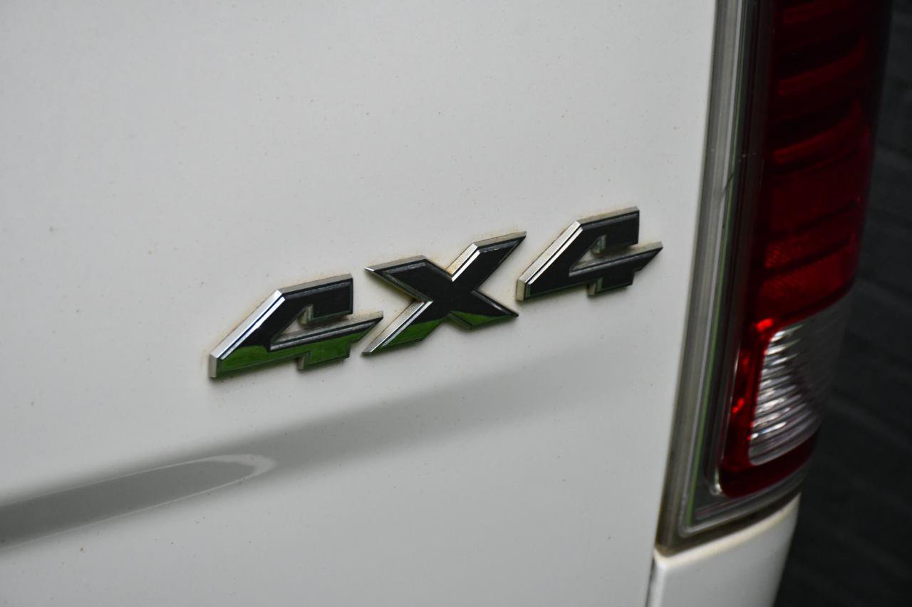 Used 2015 RAM 1500 Laramie w/ Convenience Group AWD/4WD image 8