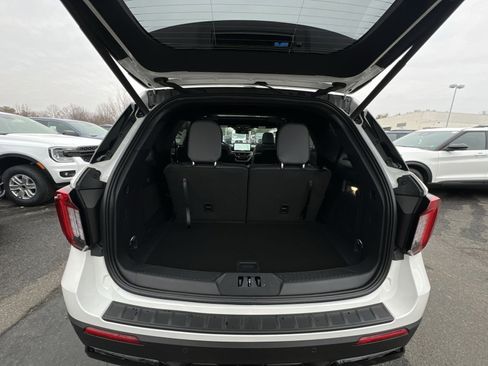 New 2026 Ford Explorer ST-Line w/ ST-Line Street Pack image 26