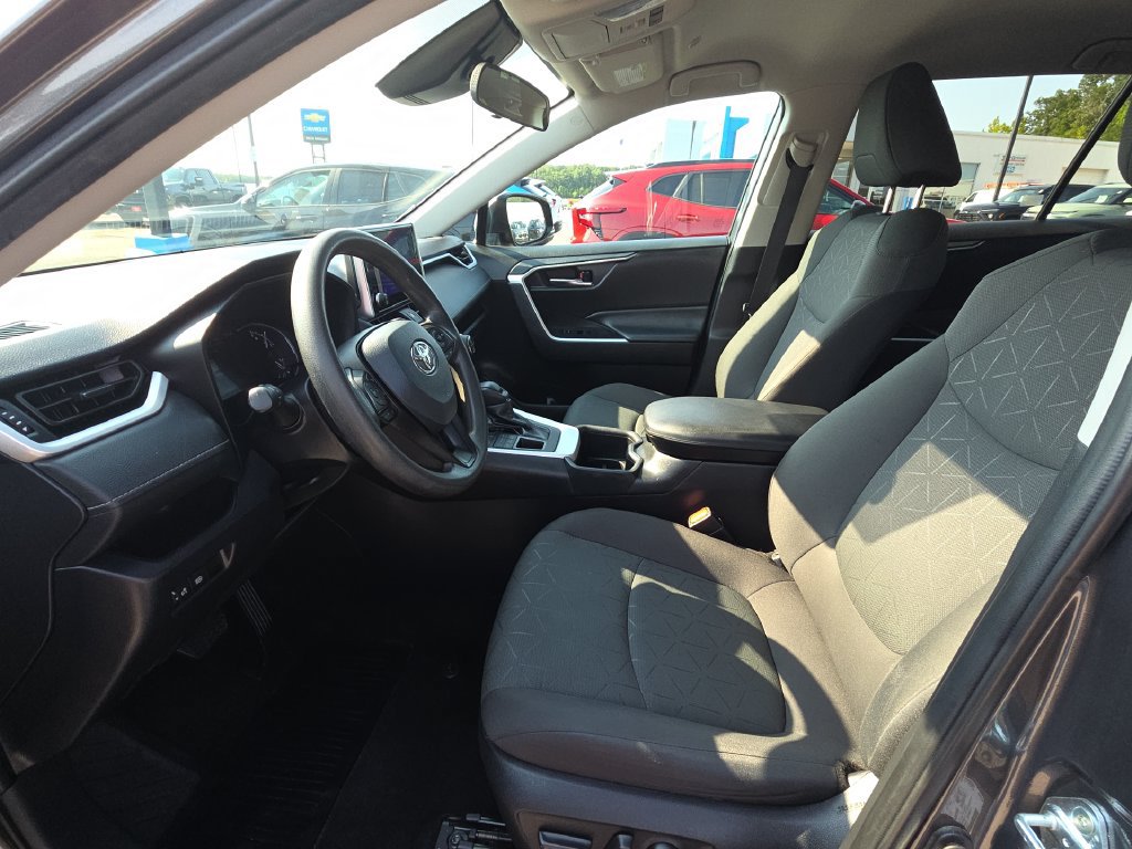 Used 2024 Toyota RAV4 XLE AWD/4WD image 15