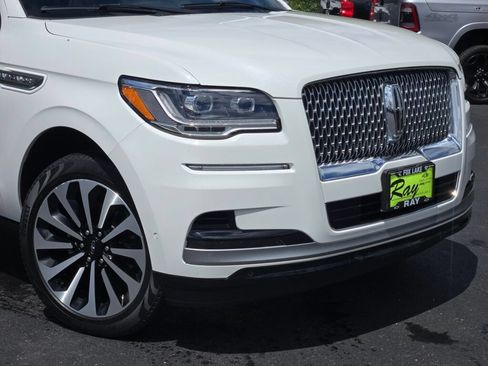 Used 2024 Lincoln Navigator Reserve AWD/4WD image 2