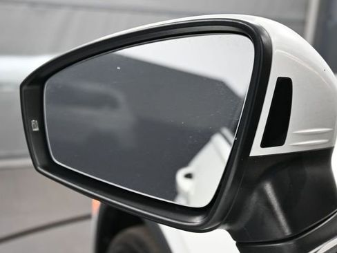 Used 2024 Volkswagen Tiguan SE FWD image 10