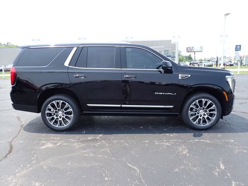 New 2026 GMC Yukon Denali w/ Sun & Power Step Package image 11