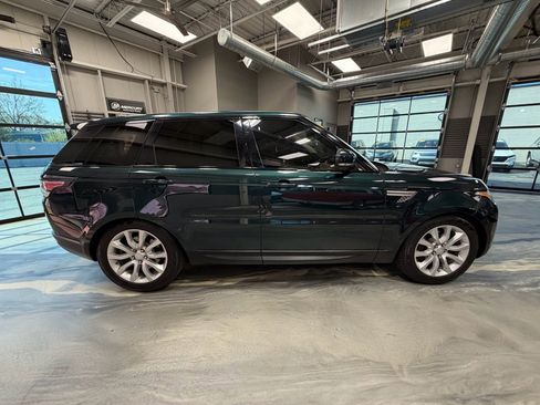 Used 2017 Land Rover Range Rover Sport HSE image 32