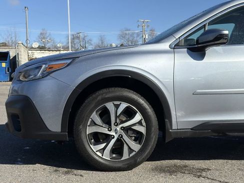Used 2022 Subaru Outback Limited image 9