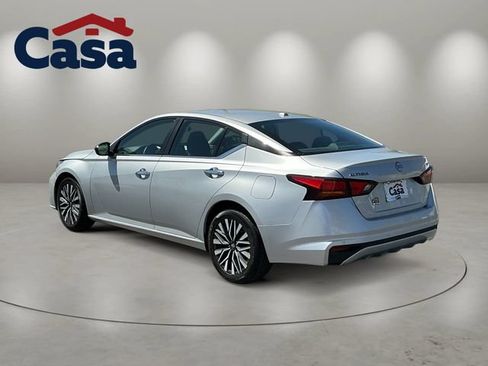 Used 2024 Nissan Altima 2.5 SV FWD image 3