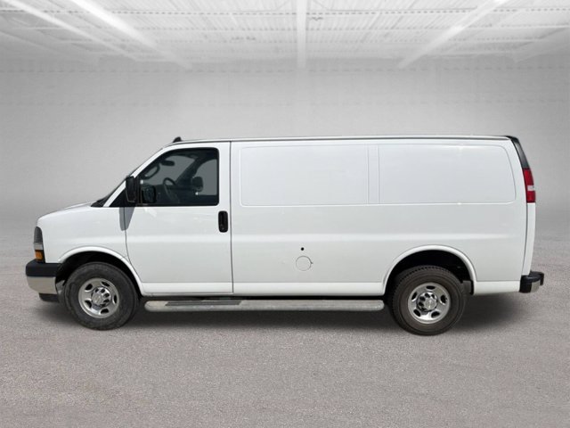 Used 2022 Chevrolet Express 2500 RWD image 2